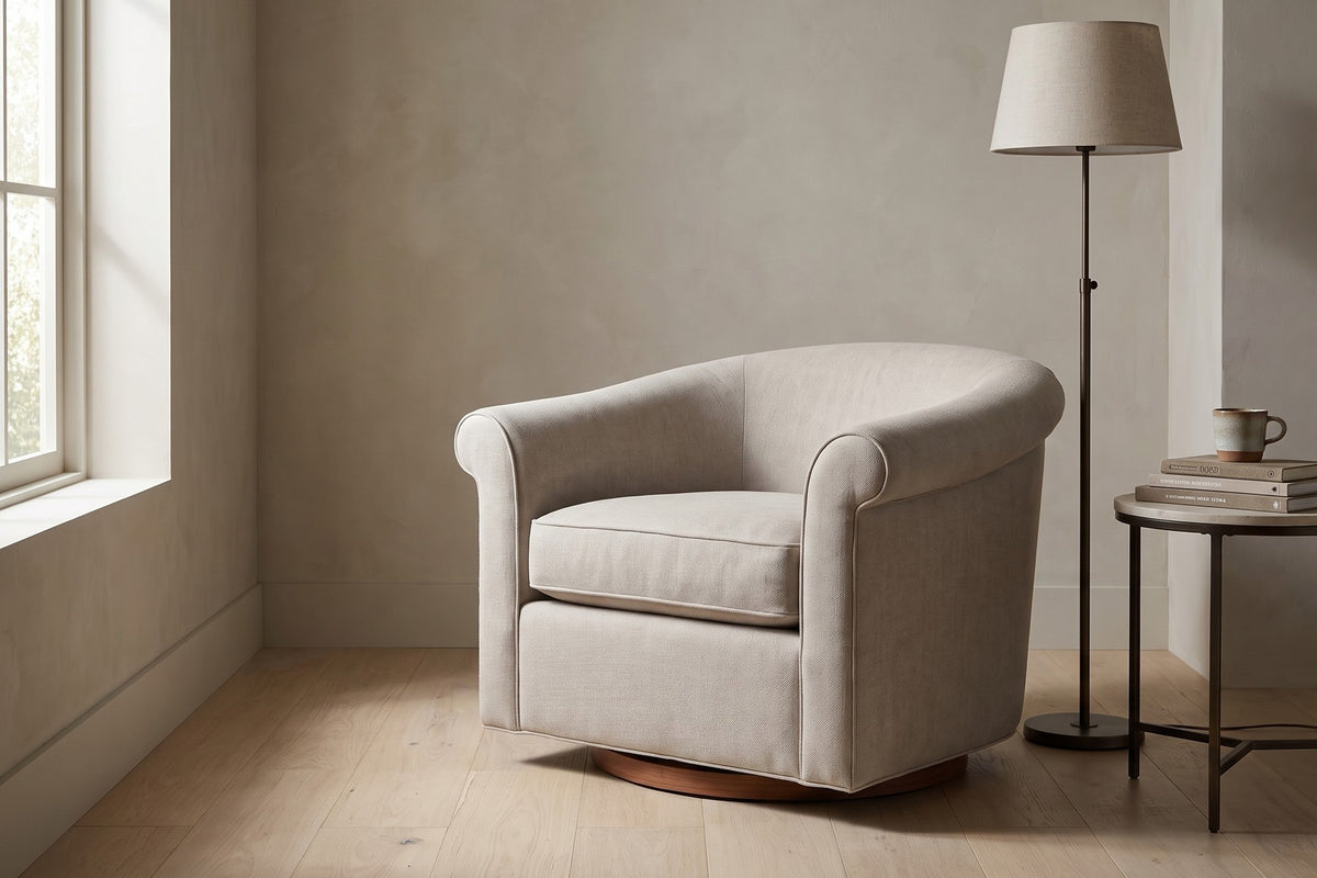 Hossegor Swivel Club Chair – Overstuffed Rolled Arms, Performance Fabric, 360° Swivel