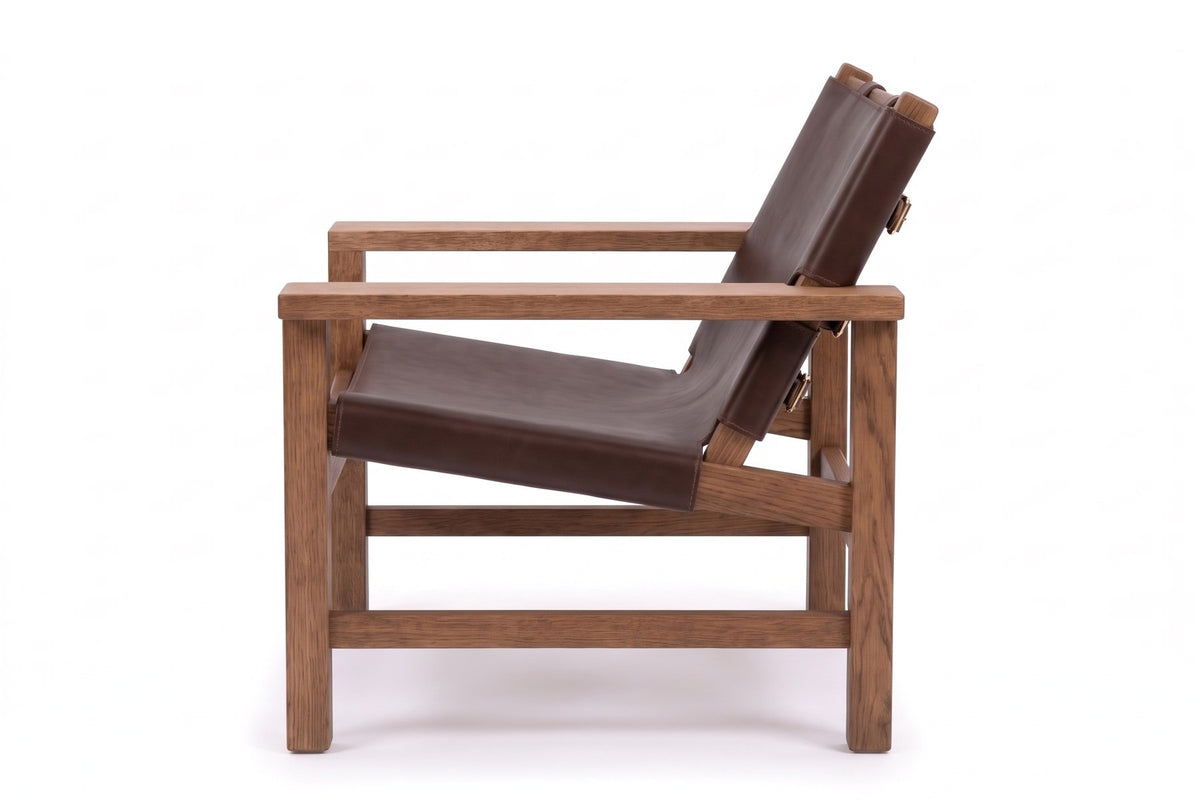 Lourmarin Leather Sling Chair – Solid Oak Frame, Wide Flat Arms, Brass Buckles