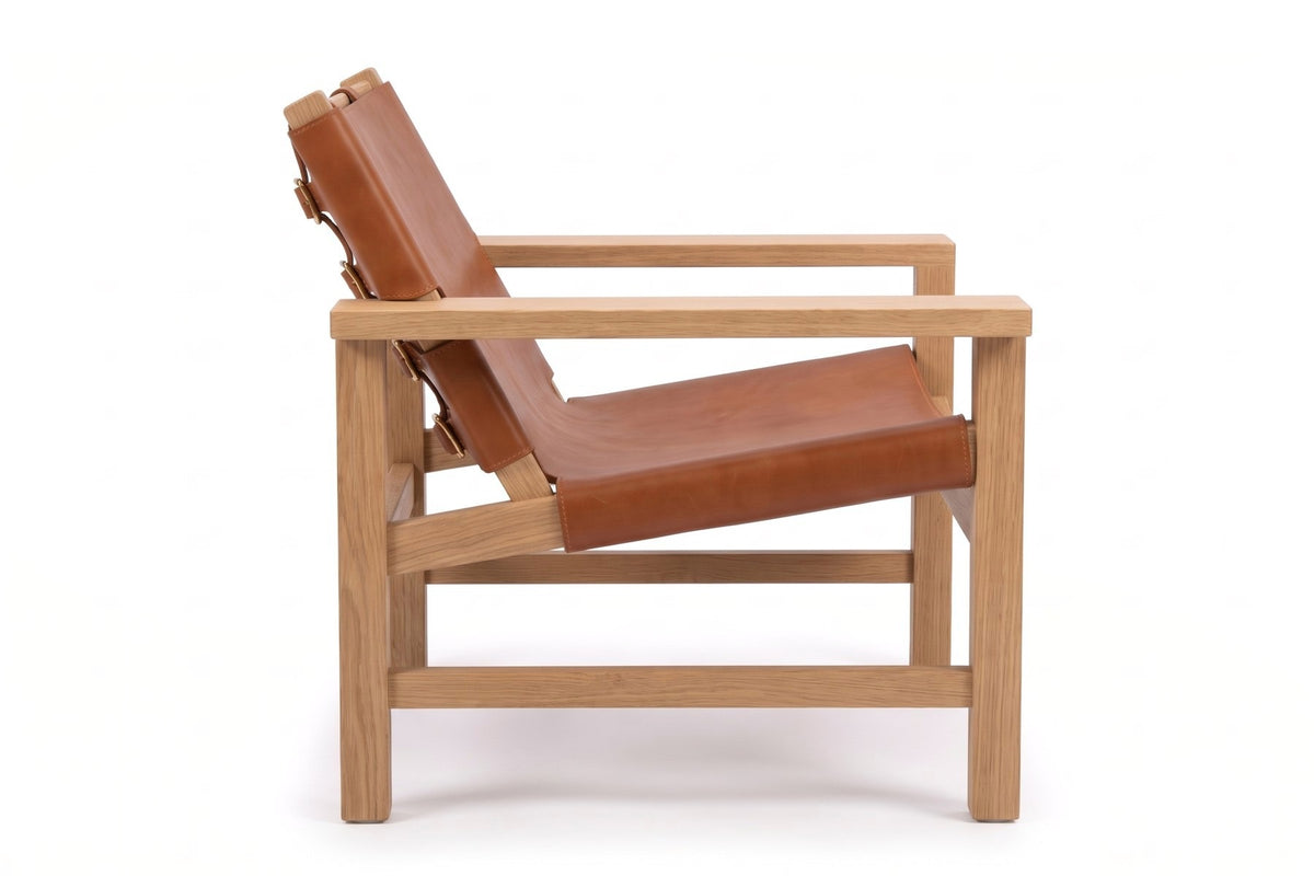 Lourmarin Leather Sling Chair – Solid Oak Frame, Wide Flat Arms, Brass Buckles