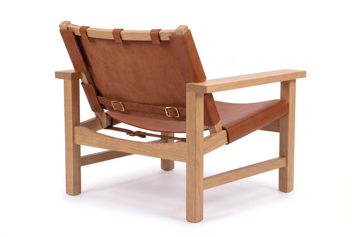 Lourmarin Leather Sling Chair – Solid Oak Frame, Wide Flat Arms, Brass Buckles