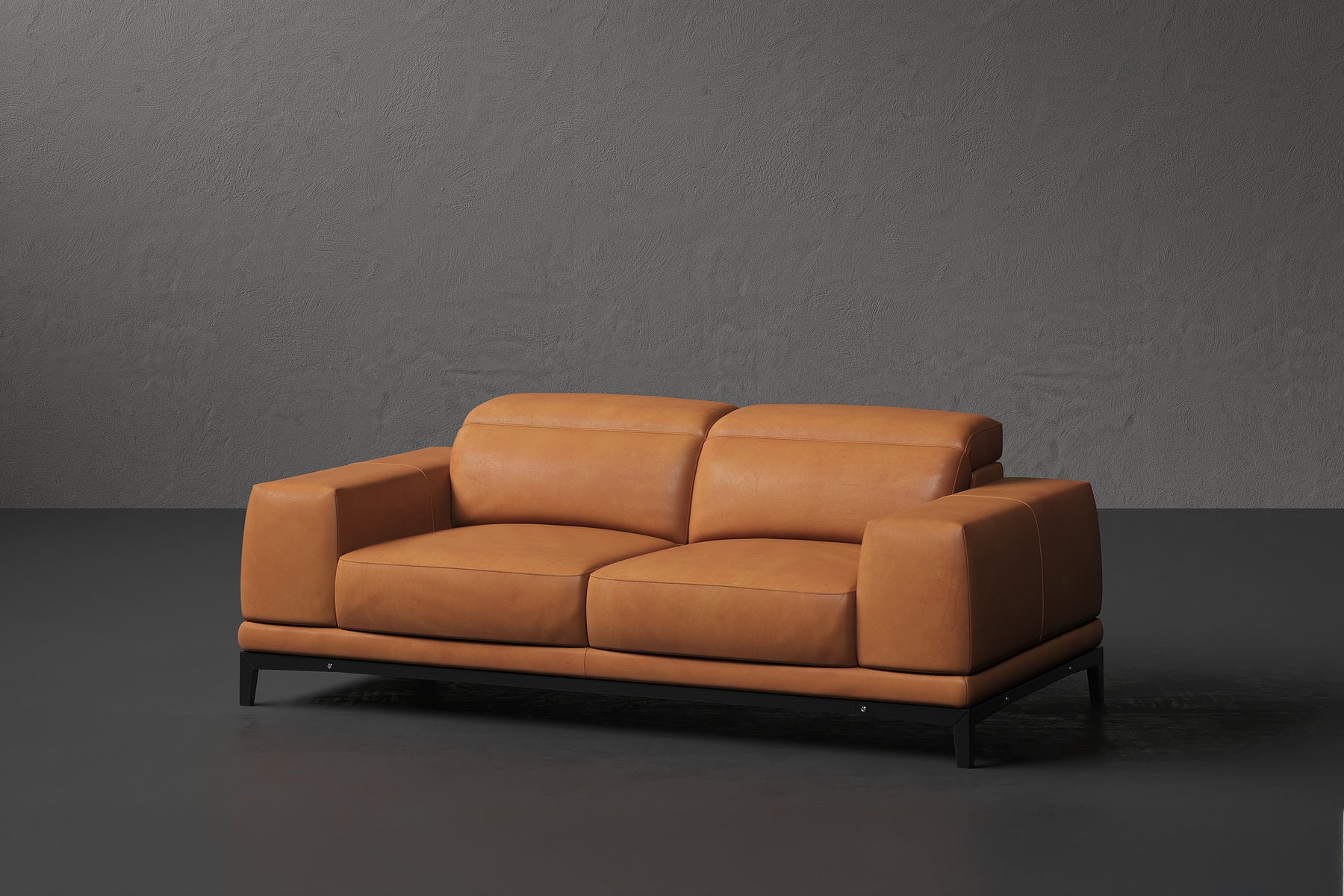 Brun Leather Sofa with Adjustable Headrests