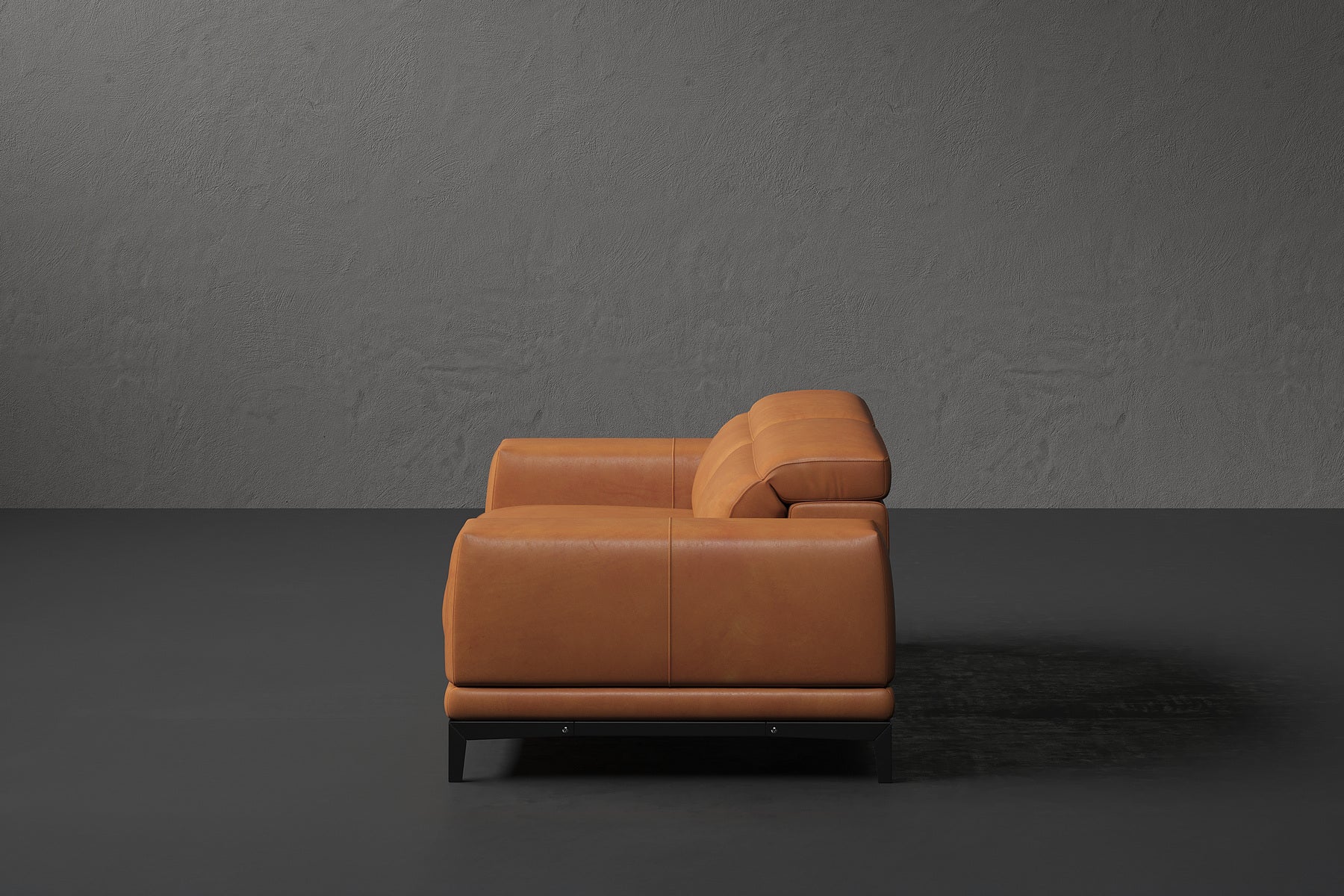 Brun Leather Sofa with Adjustable Headrests