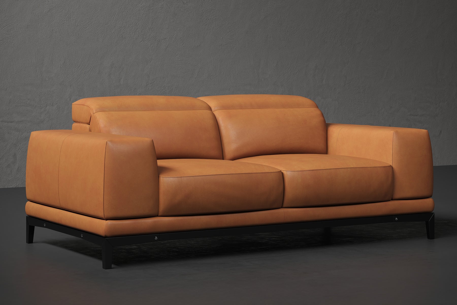 Brun Leather Sofa with Adjustable Headrests