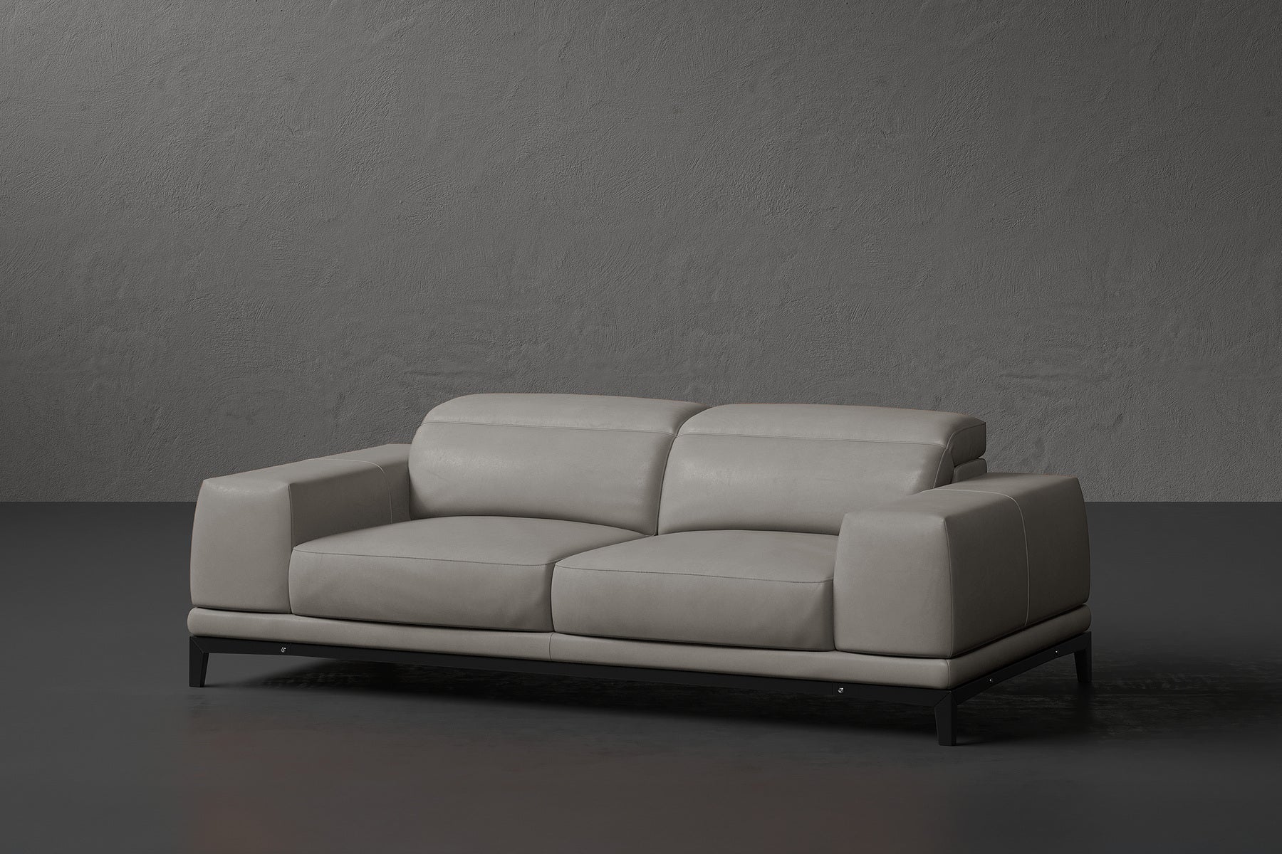 Brun Leather Sofa with Adjustable Headrests
