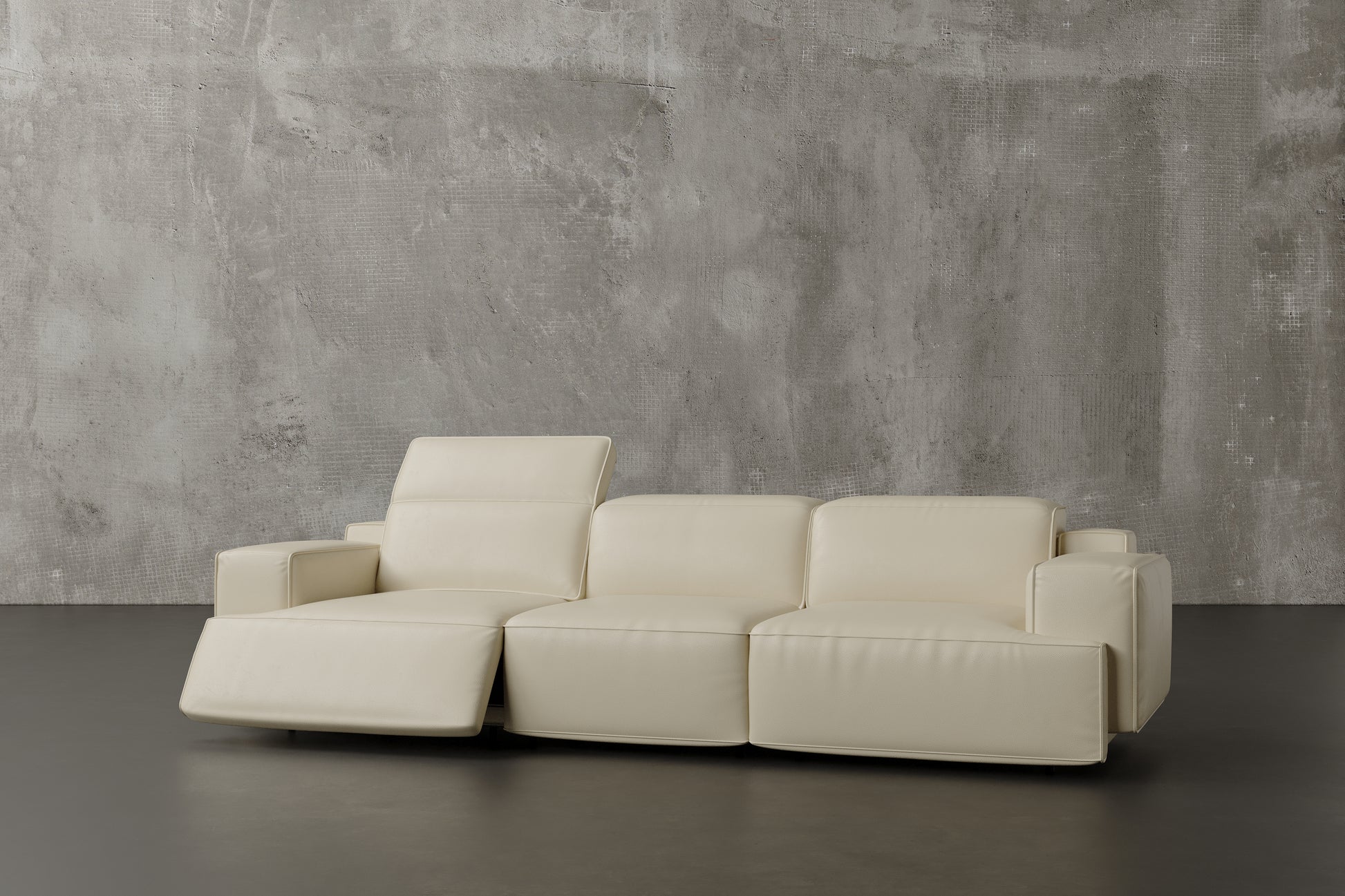 Bain Nordic Royal Hygge™ Leather Recliner Sofa