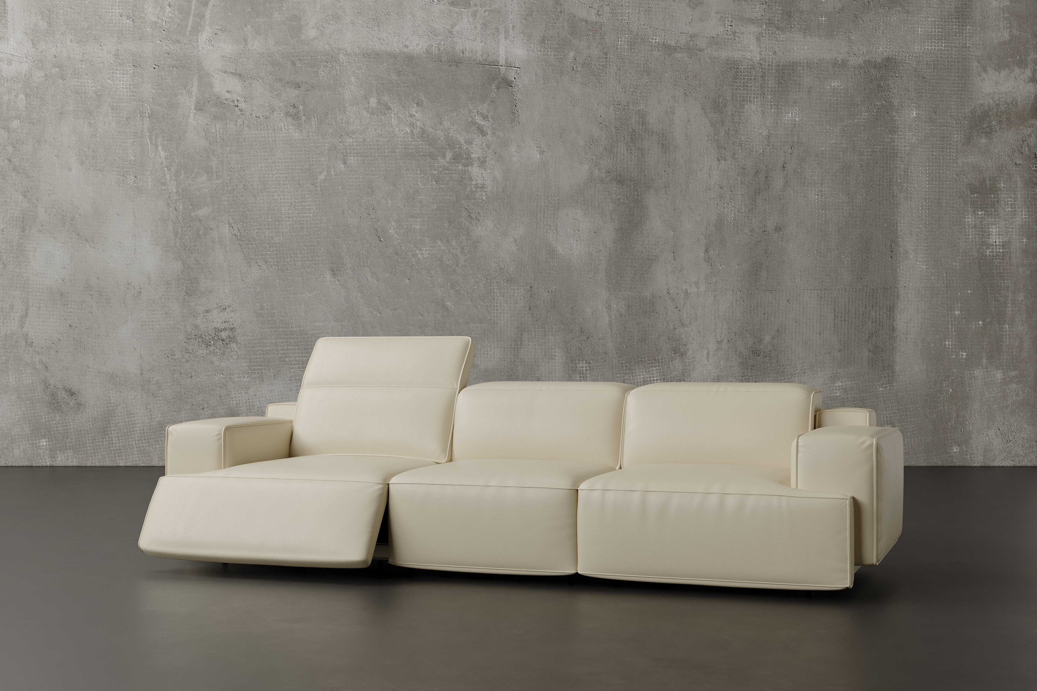 Bain Nordic Royal Hygge™ Leather Recliner Sofa